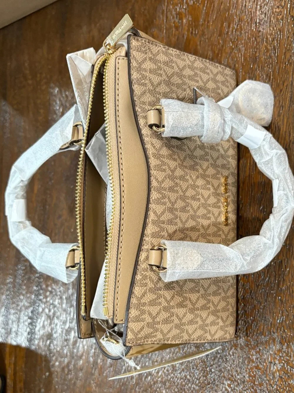 MICHAEL KORS Arden Small Top Zip Signature Logo Messenger Bag Camel NEW
